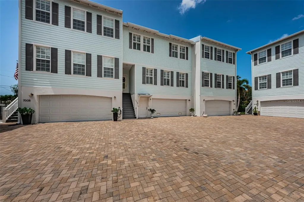 7010 Grevilla Avenue S South Pasadena FL 33707