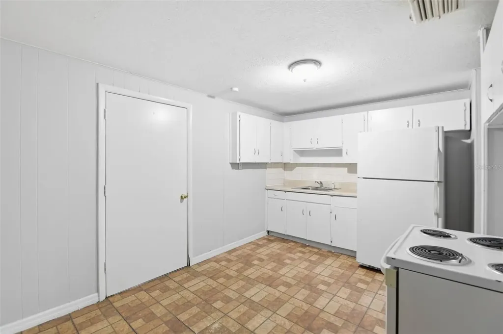 3008 N 43rd Street Tampa FL 33605