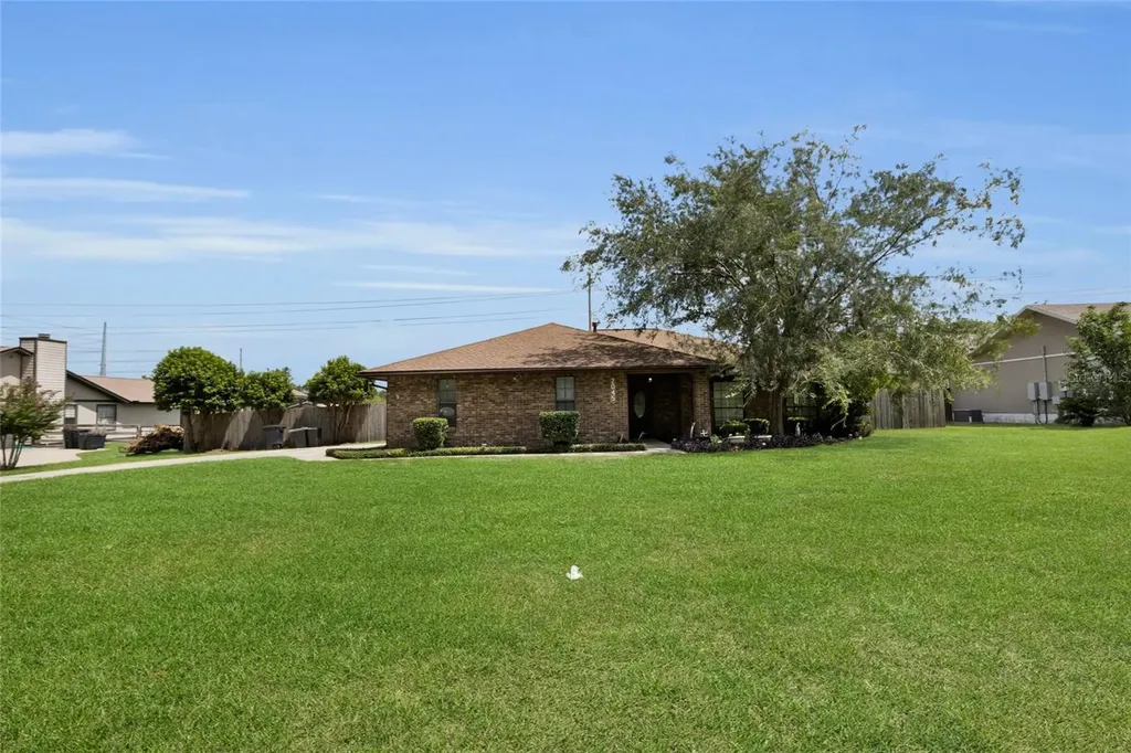 2045 SE 32nd Street Ocala FL 34471