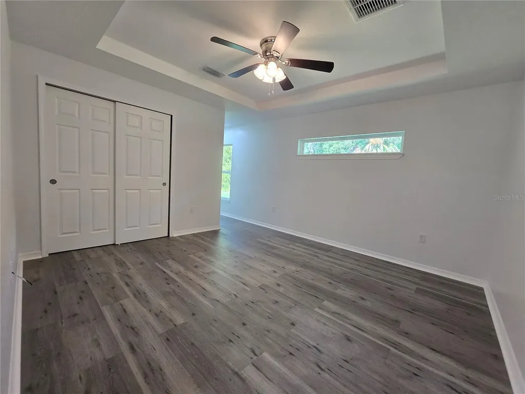 11 Sequoia Loop Place Ocklawaha FL 32179