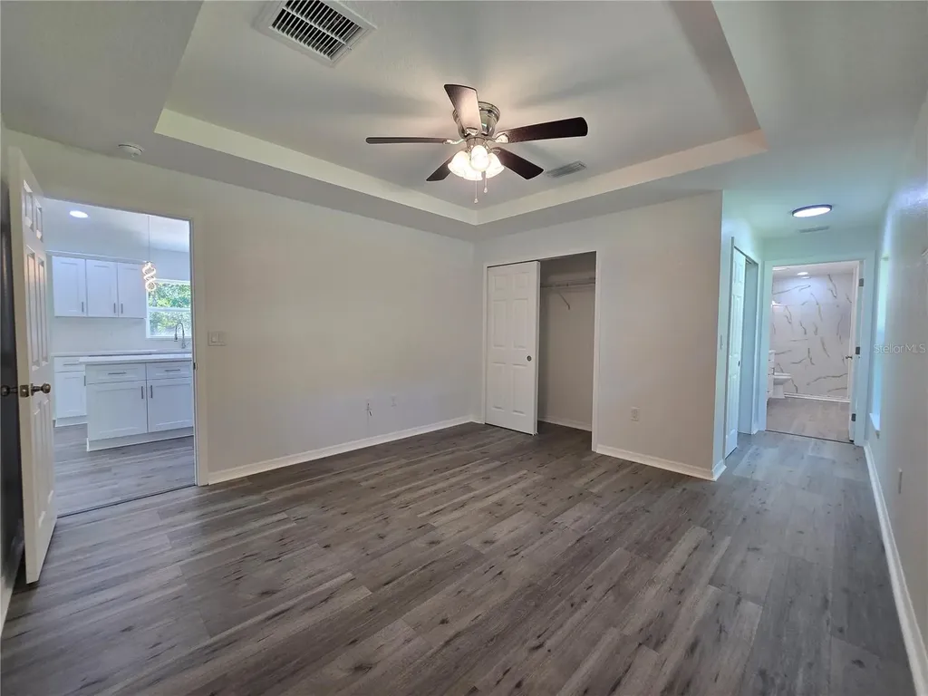 11 Sequoia Loop Place Ocklawaha FL 32179
