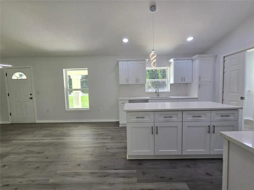 11 Sequoia Loop Place Ocklawaha FL 32179