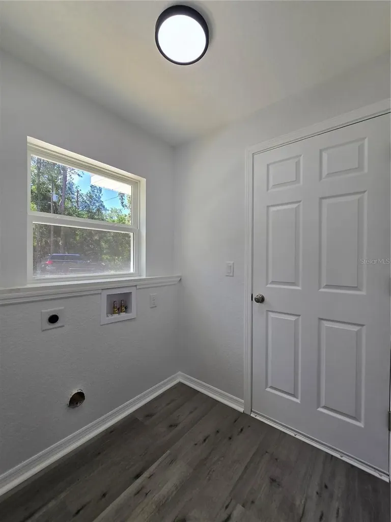 11 Sequoia Loop Place Ocklawaha FL 32179