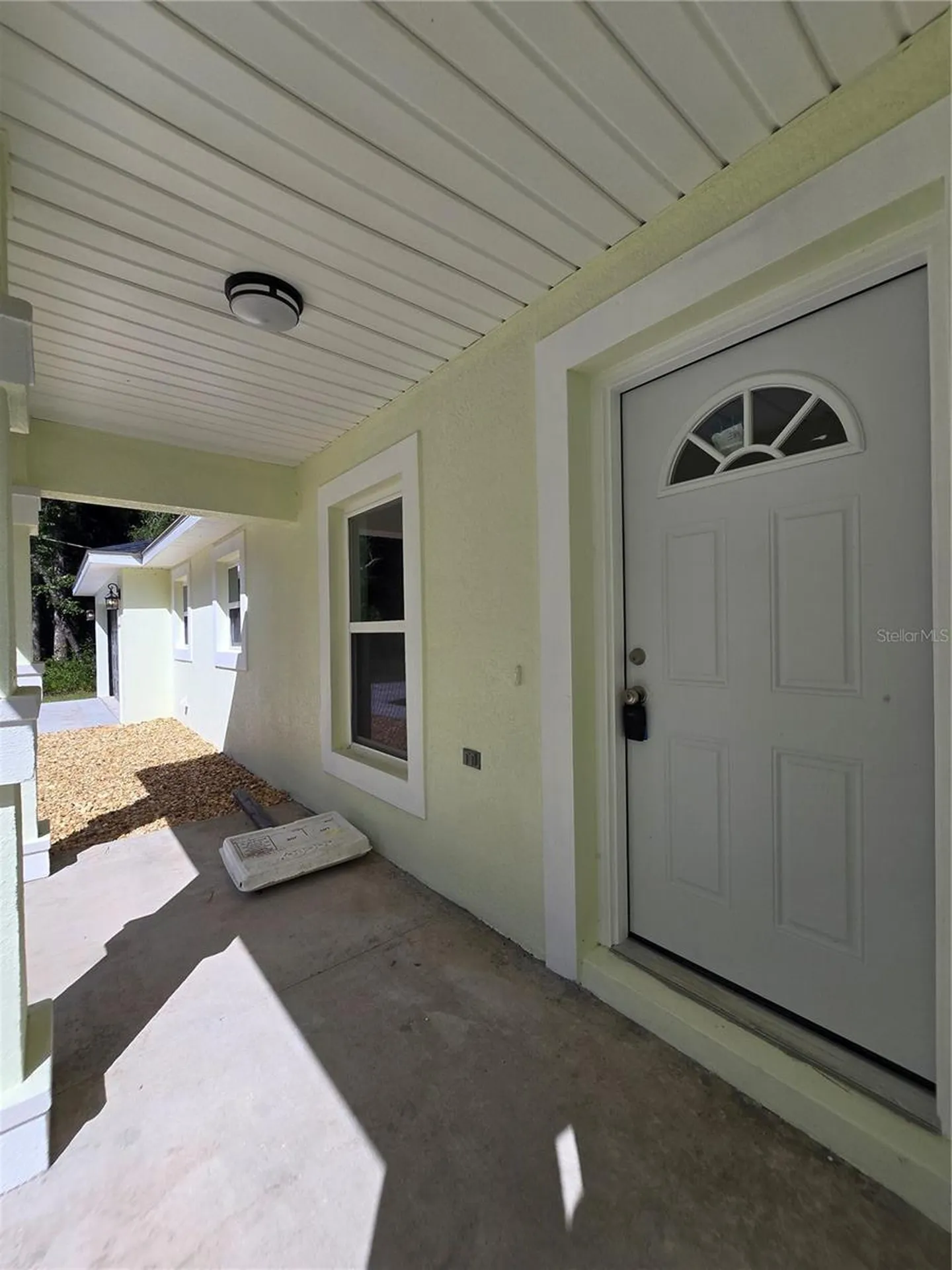 11 Sequoia Loop Place Ocklawaha FL 32179