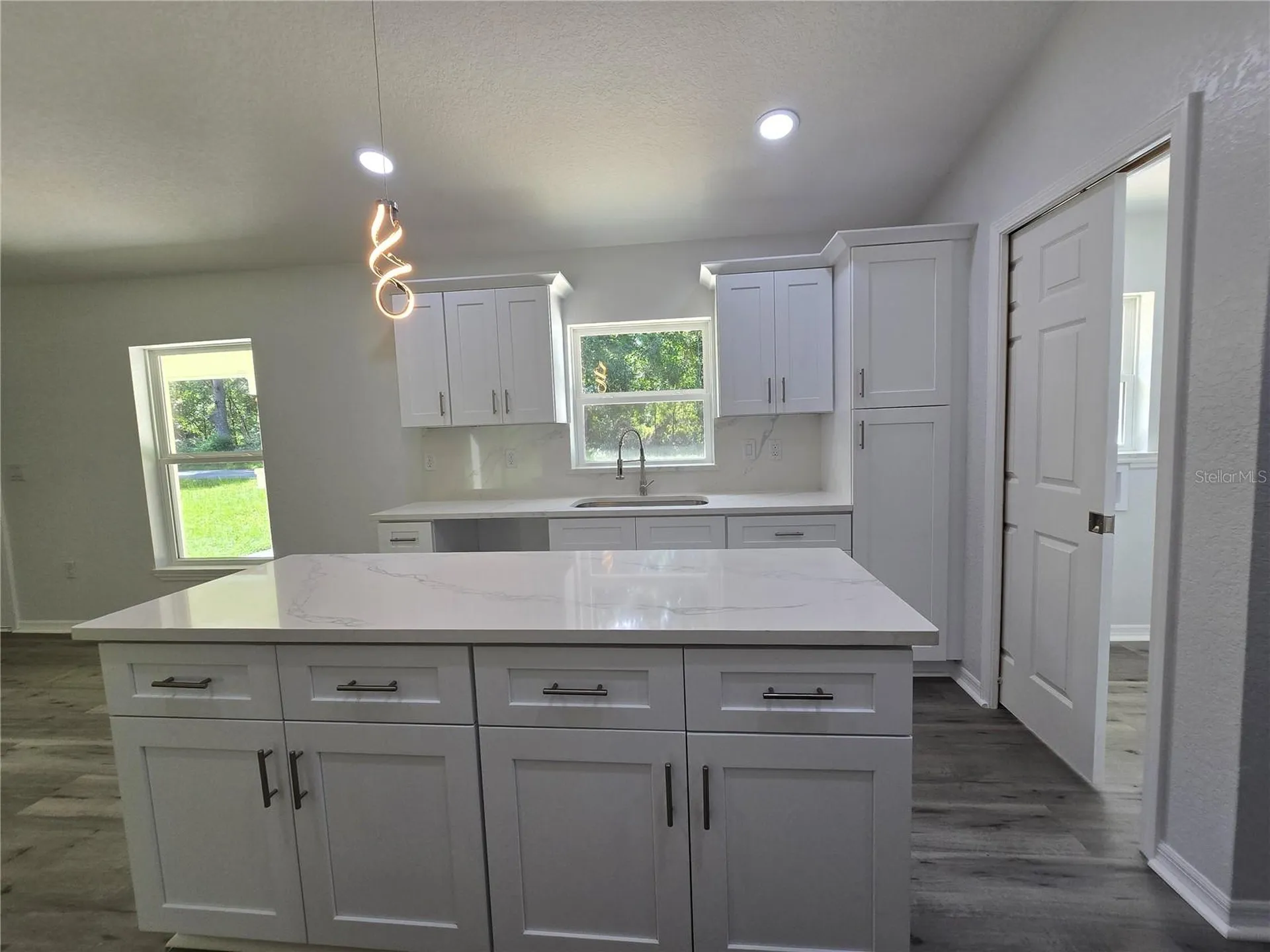 11 Sequoia Loop Place Ocklawaha FL 32179