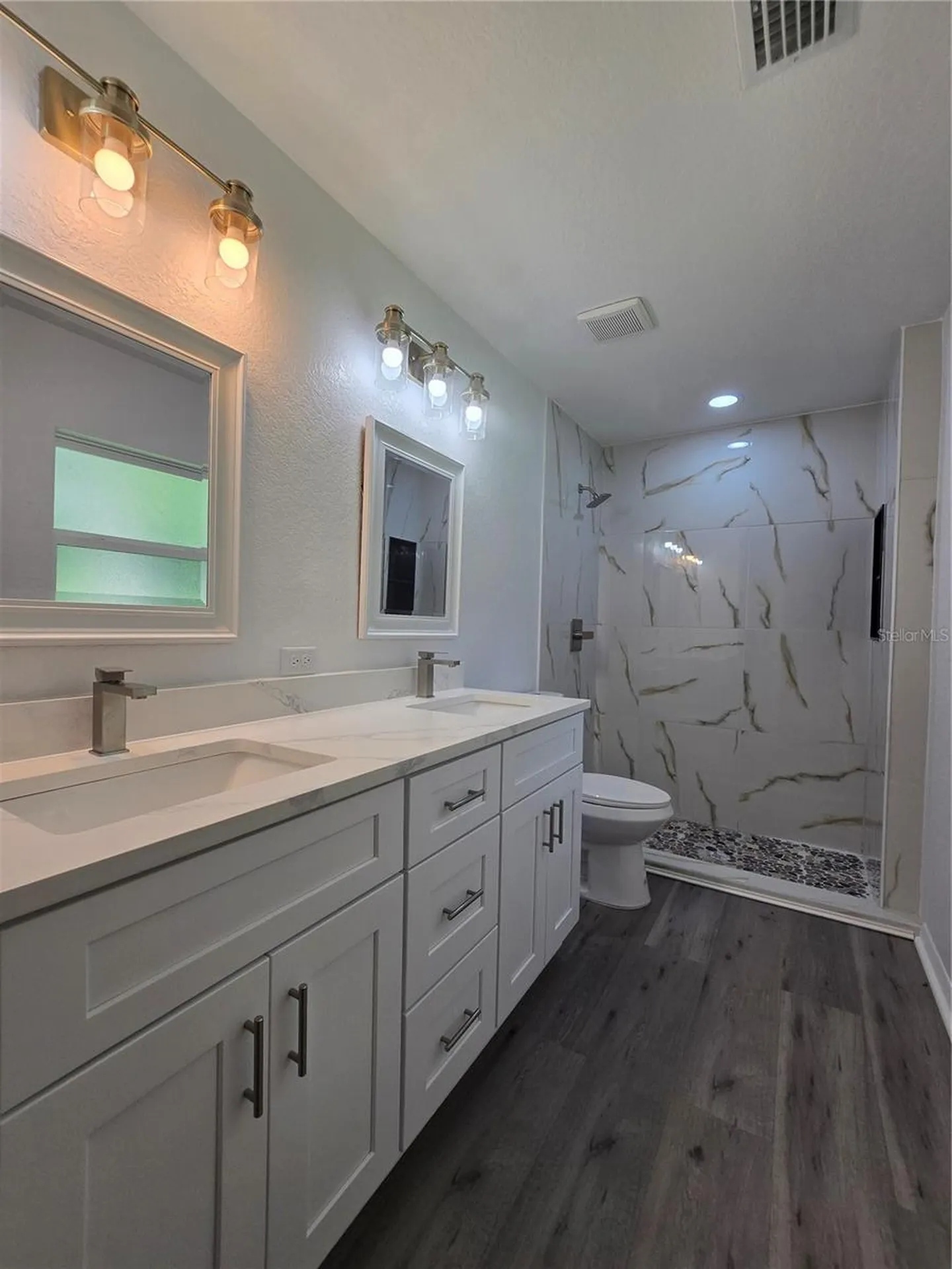 11 Sequoia Loop Place Ocklawaha FL 32179