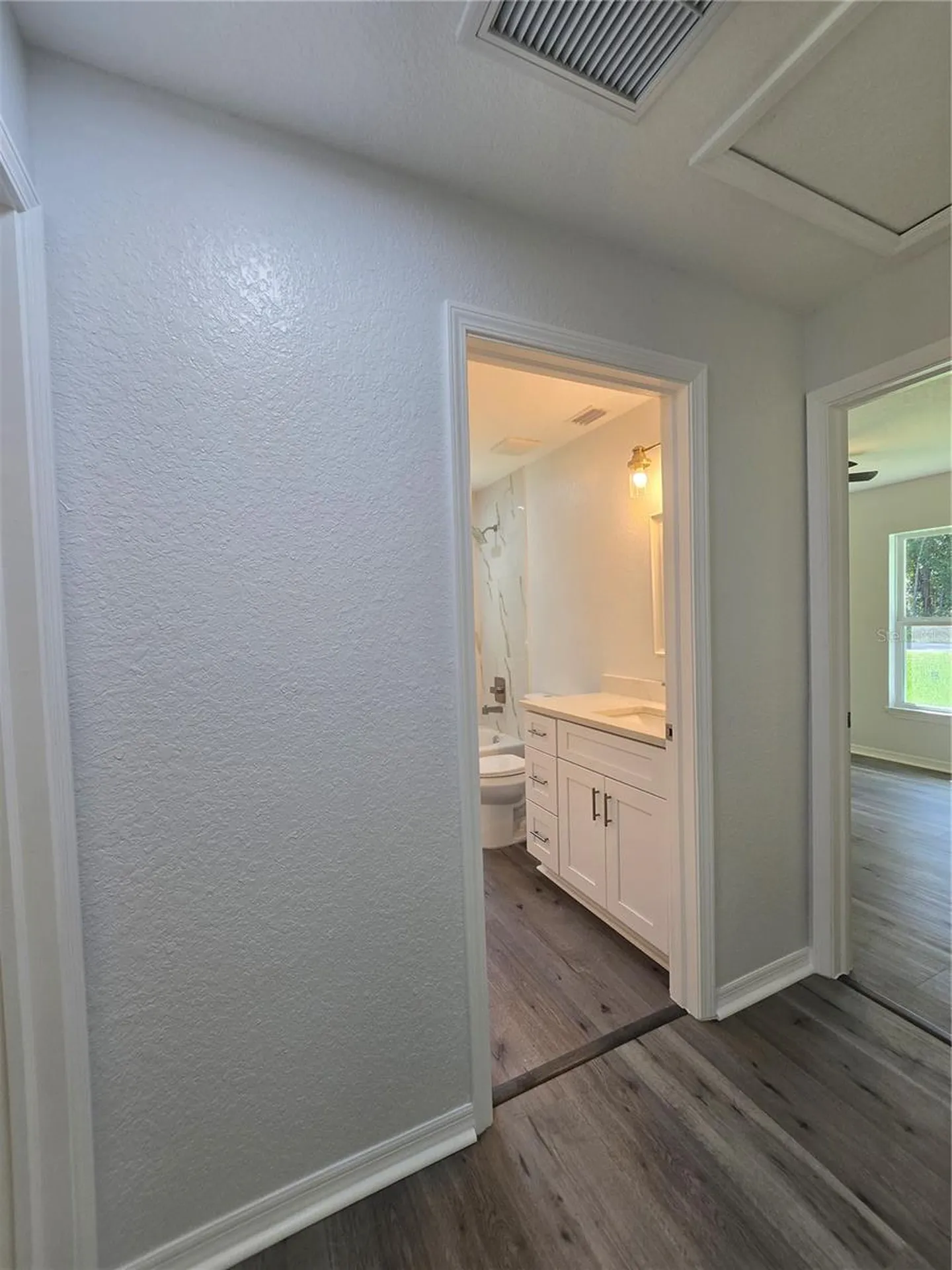 11 Sequoia Loop Place Ocklawaha FL 32179