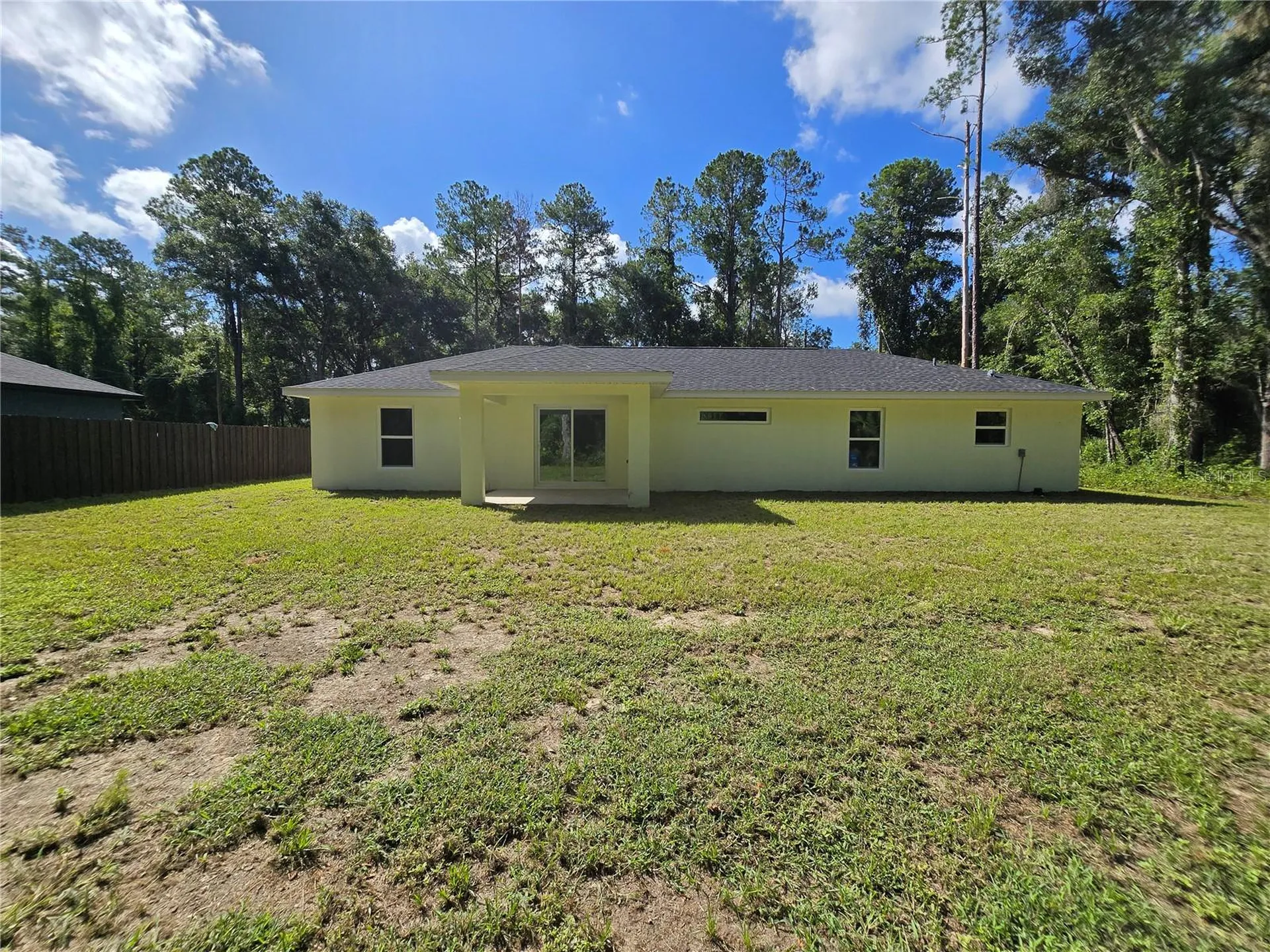 11 Sequoia Loop Place Ocklawaha FL 32179