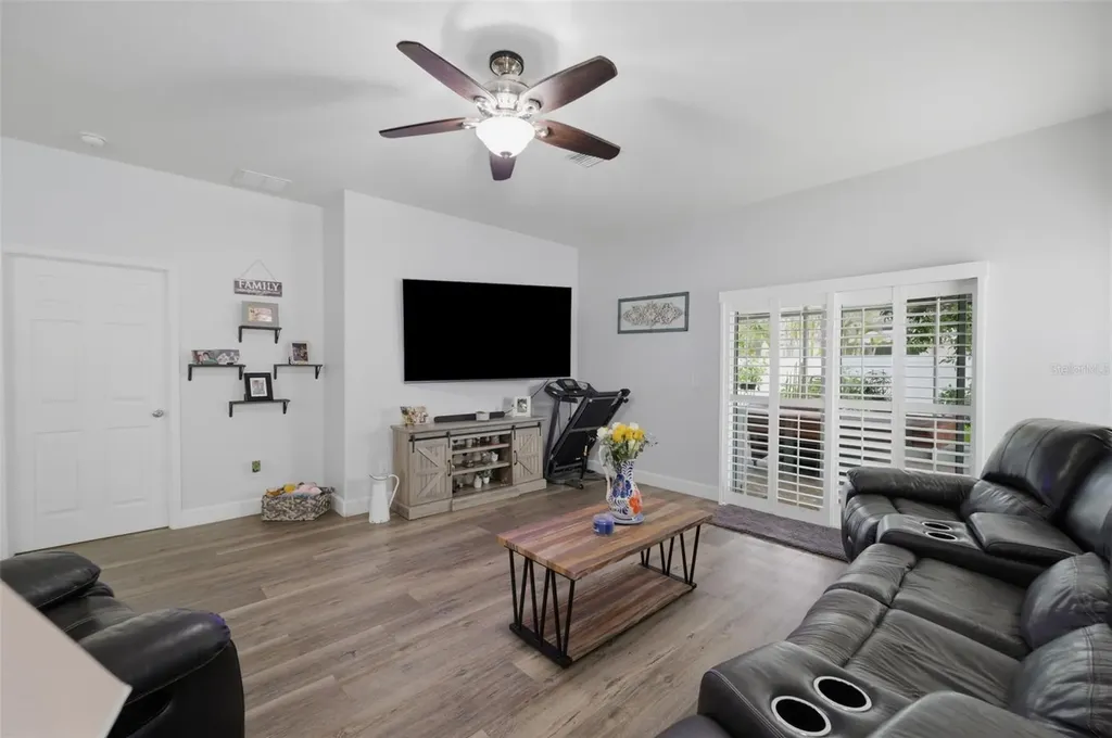 2814 Maple Brook Loop Lutz FL 33558