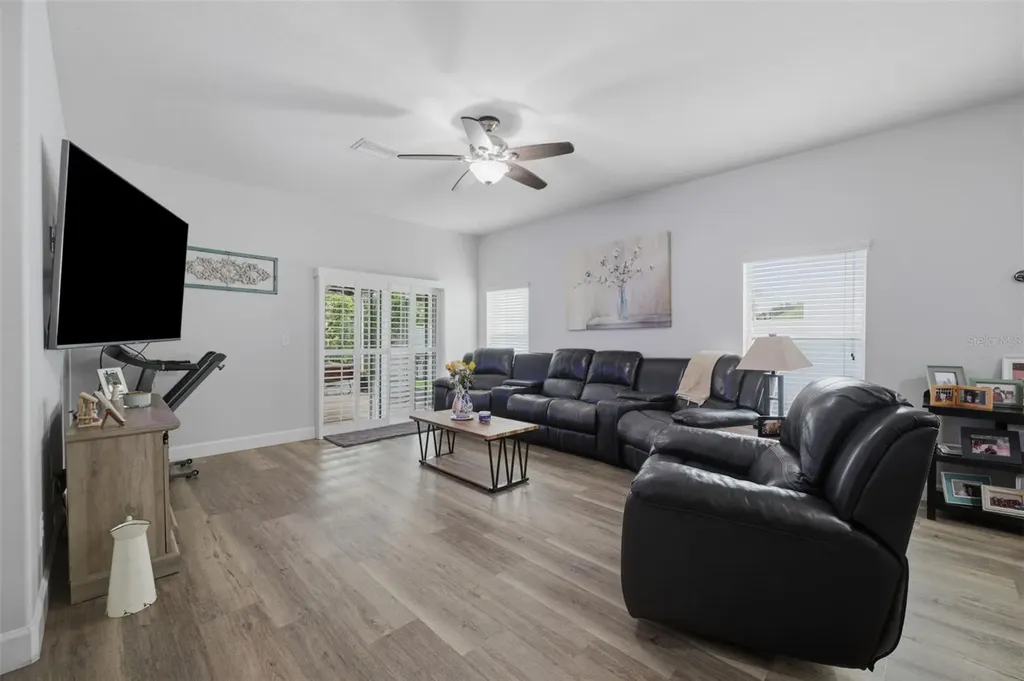 2814 Maple Brook Loop Lutz FL 33558