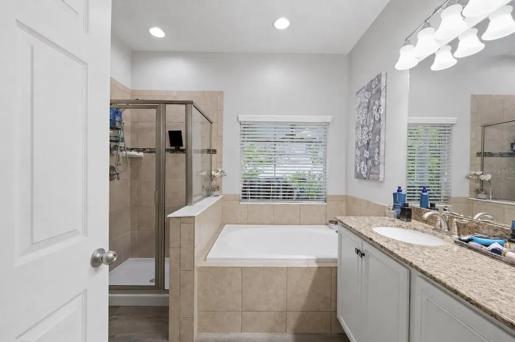 2814 Maple Brook Loop Lutz FL 33558