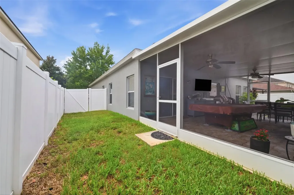 2814 Maple Brook Loop Lutz FL 33558