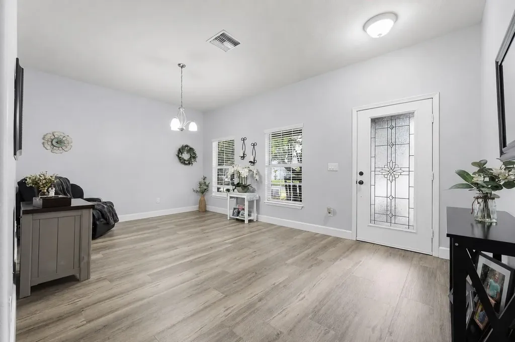 2814 Maple Brook Loop Lutz FL 33558