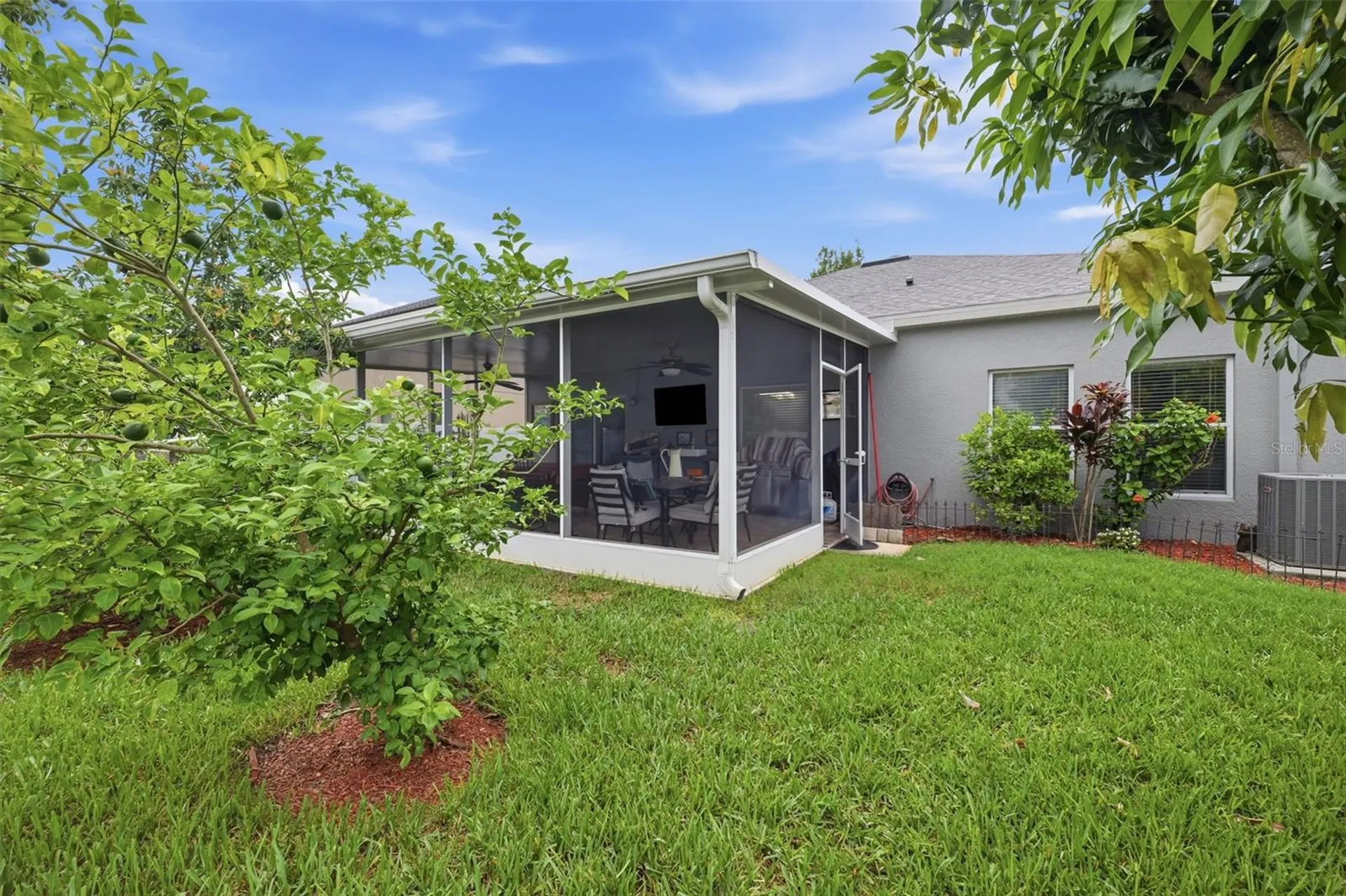 2814 Maple Brook Loop Lutz FL 33558
