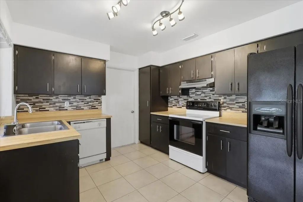 10 Fenwick Lane Palm Coast FL 32137
