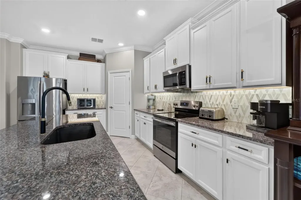 16817 Whisper Elm Street Wimauma FL 33598
