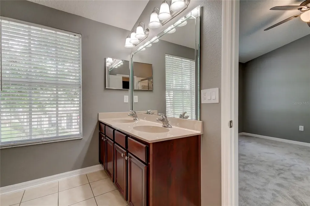 10003 Bradwell Place Tampa FL 33626