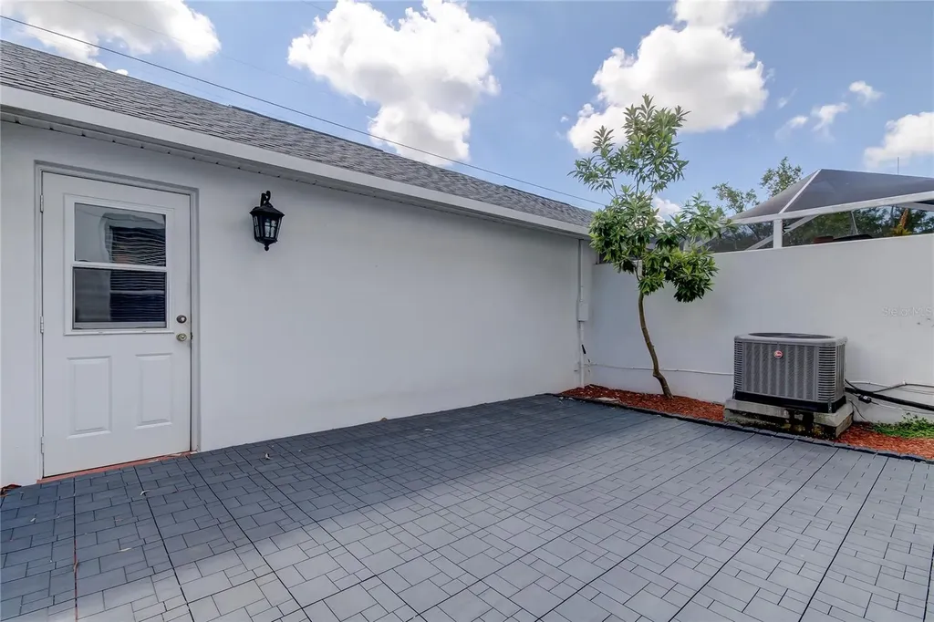 10003 Bradwell Place Tampa FL 33626