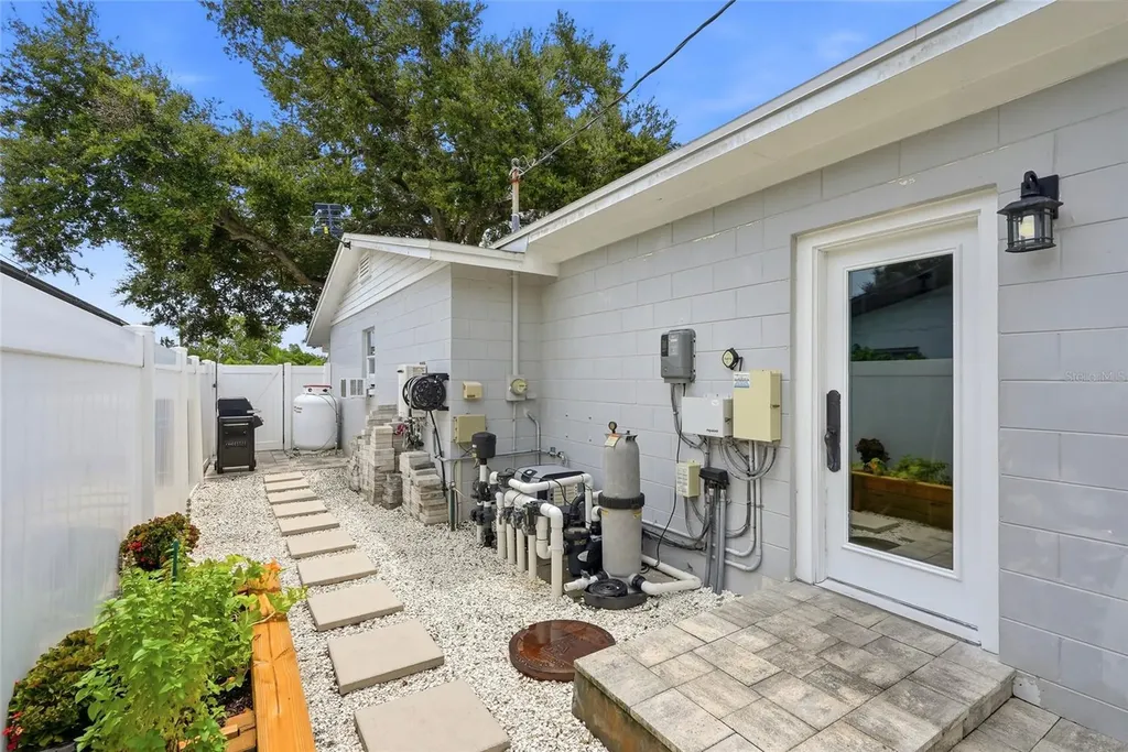 5580 Tangelo Road Seminole FL 33772