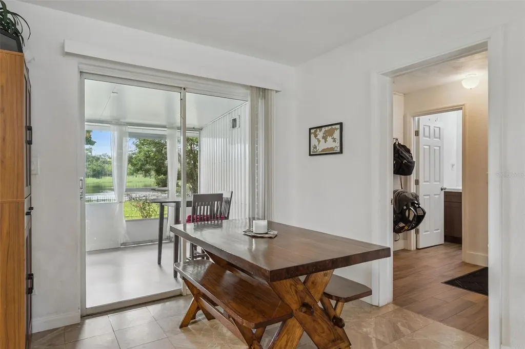 812 Agnes Drive Altamonte Springs FL 32701