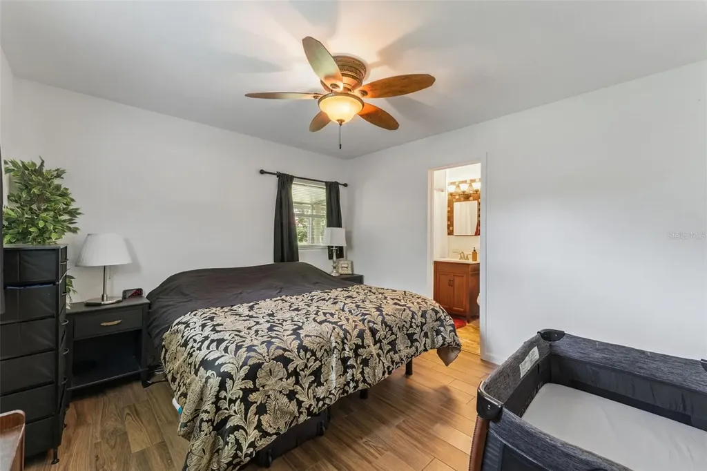 812 Agnes Drive Altamonte Springs FL 32701