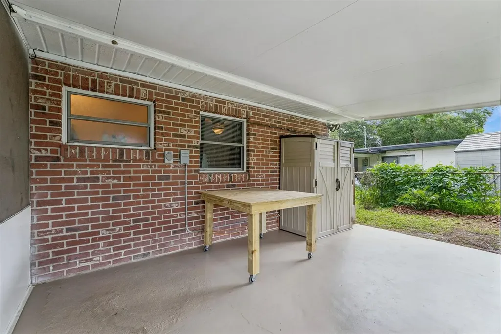 812 Agnes Drive Altamonte Springs FL 32701