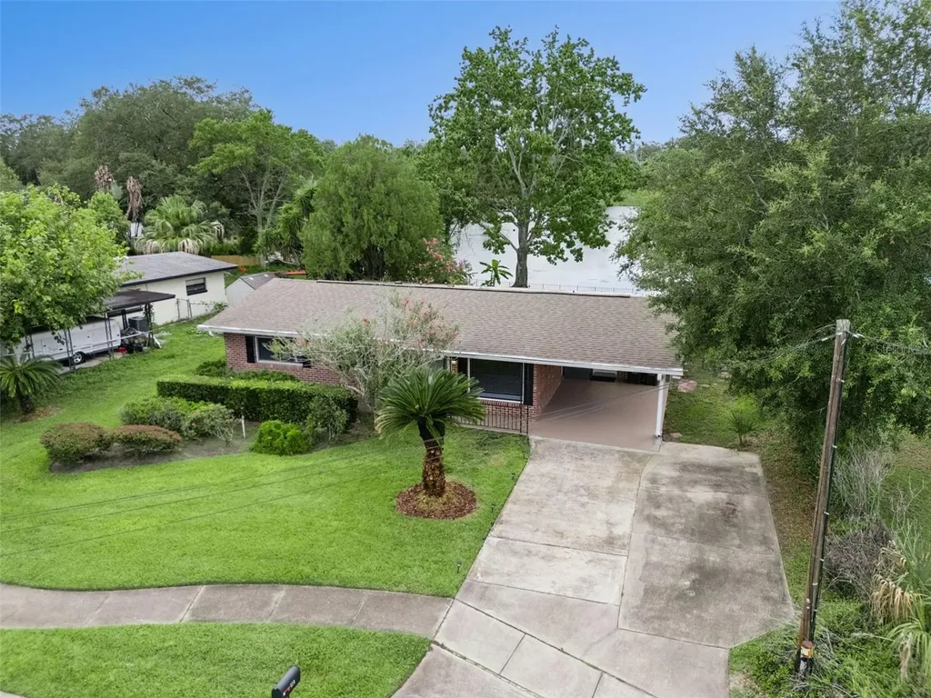 812 Agnes Drive Altamonte Springs FL 32701