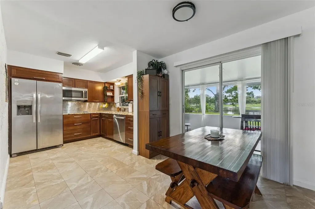 812 Agnes Drive Altamonte Springs FL 32701