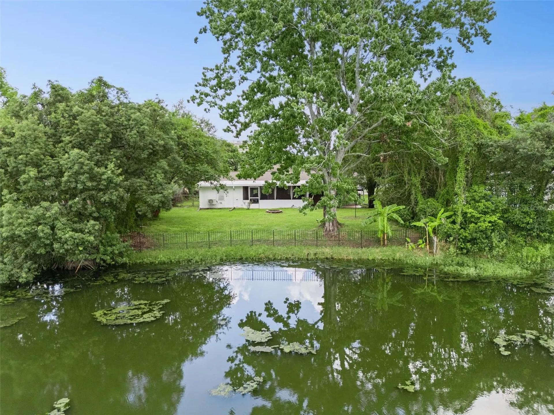 812 Agnes Drive Altamonte Springs FL 32701