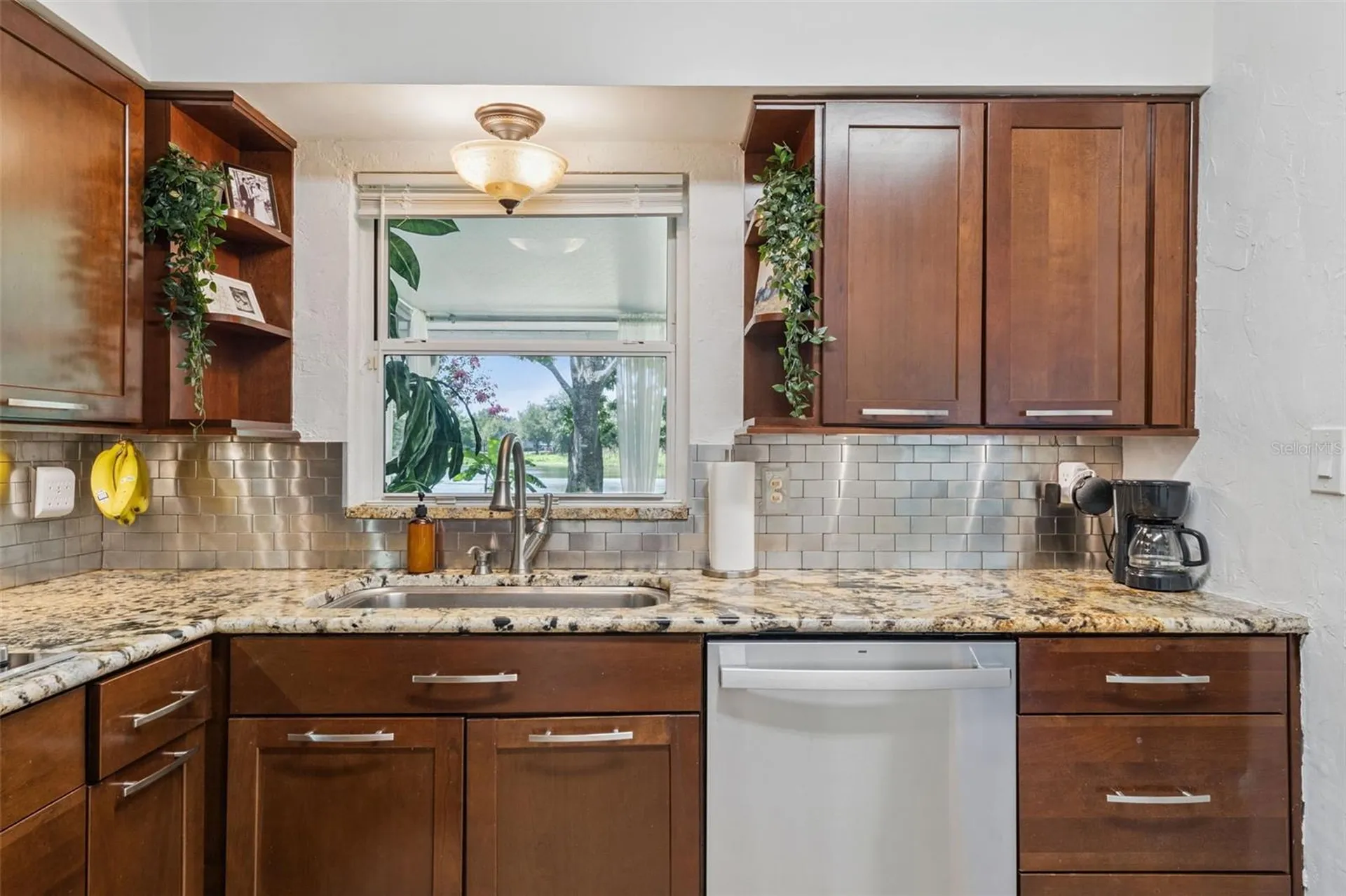 812 Agnes Drive Altamonte Springs FL 32701