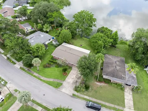 812 Agnes Drive Altamonte Springs FL 32701
