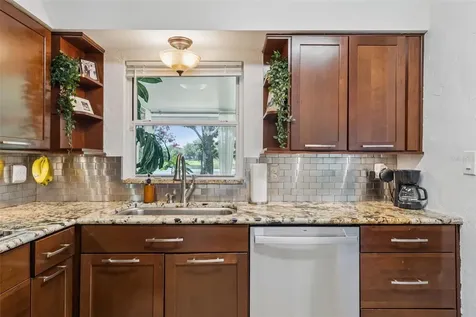 812 Agnes Drive Altamonte Springs FL 32701