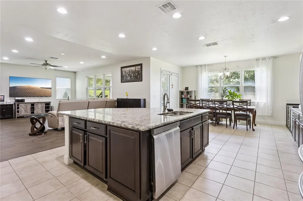 3254 Landing View Tavares FL 32778