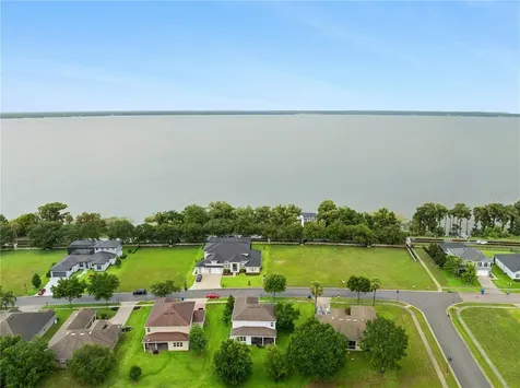 3254 Landing View Tavares FL 32778