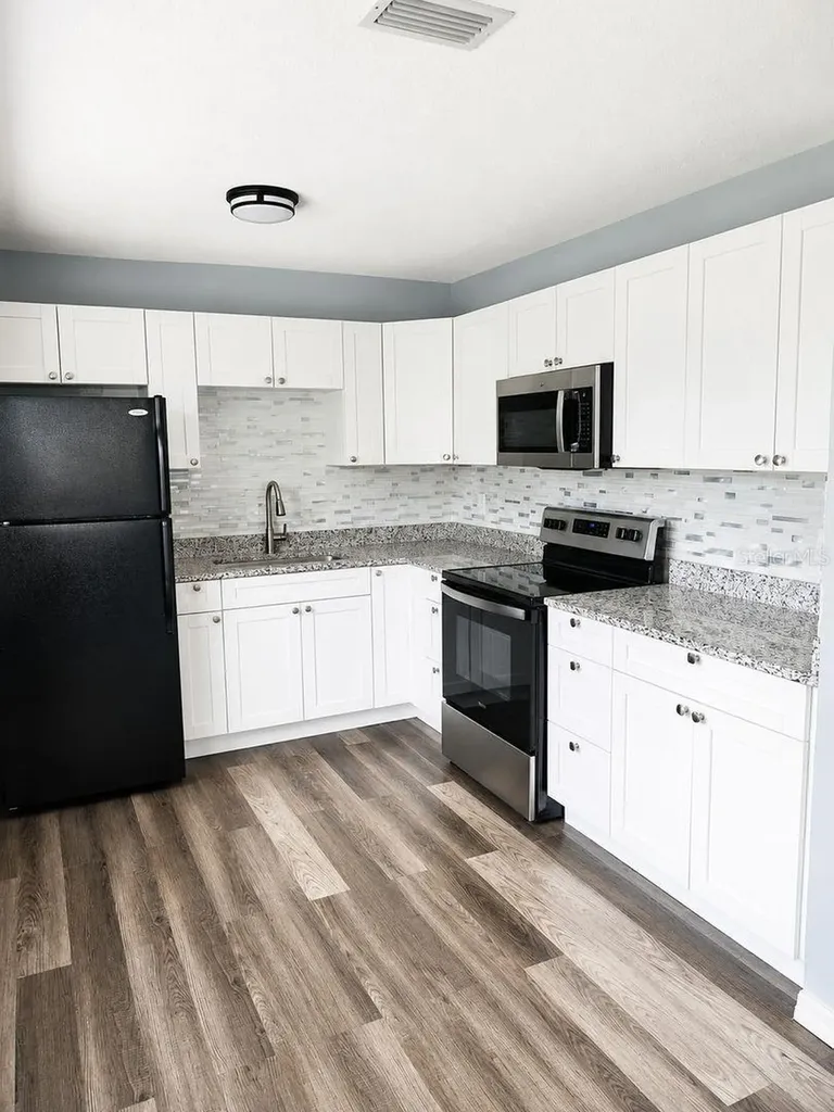 517 73rd Avenue N St Petersburg FL 33702