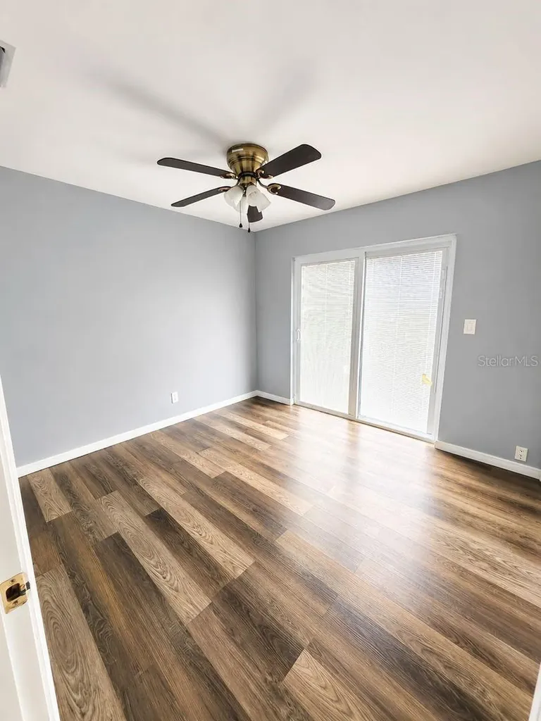 517 73rd Avenue N St Petersburg FL 33702