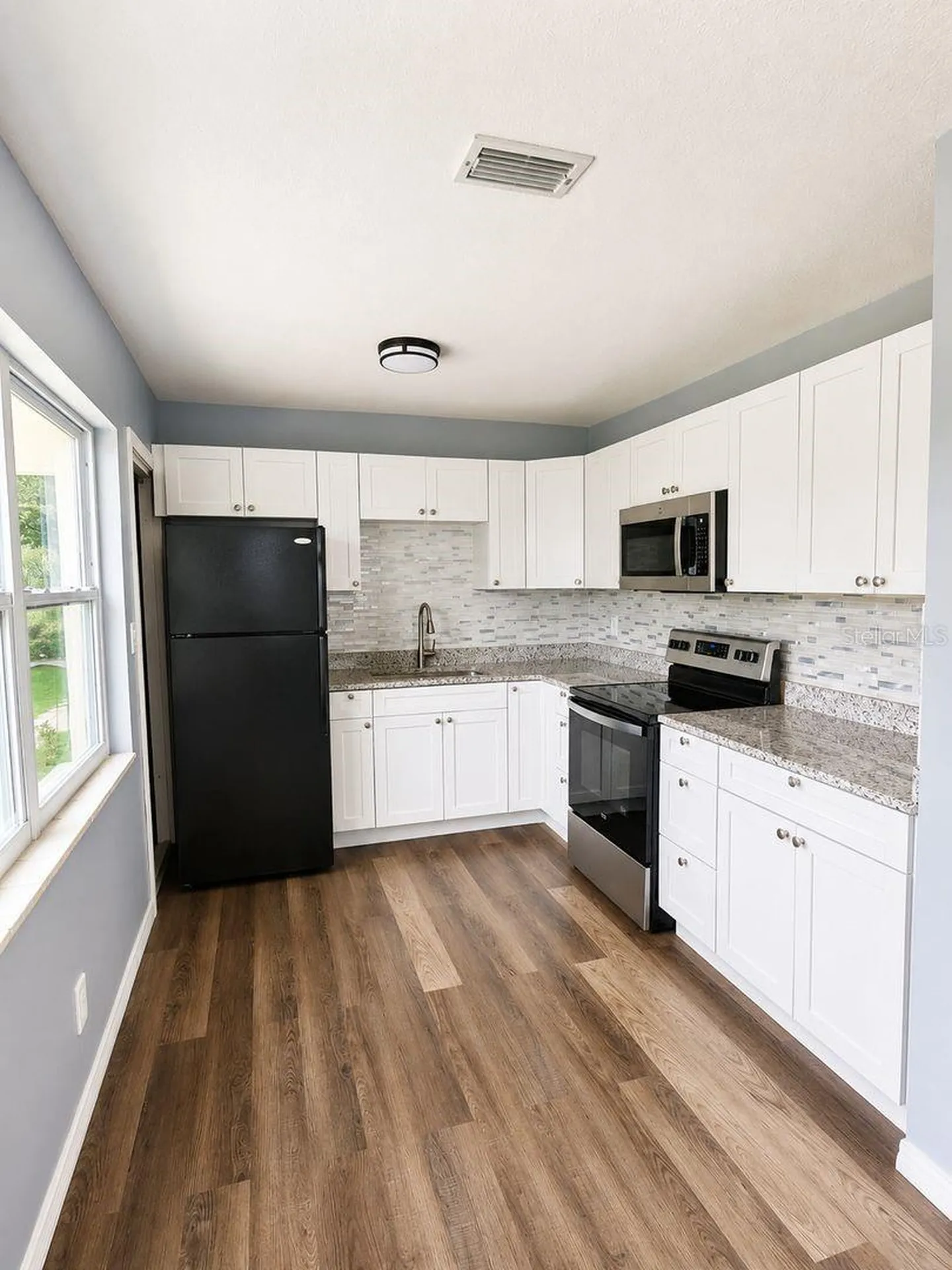 517 73rd Avenue N St Petersburg FL 33702