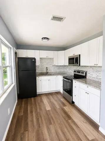 517 73rd Avenue N St Petersburg FL 33702