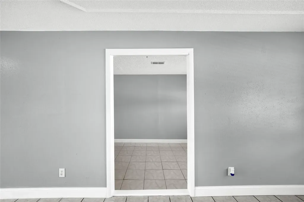 4822 Okeefe Street Orlando FL 32808