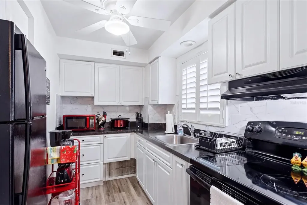 3950 Roxane Boulevard Sarasota FL 34235