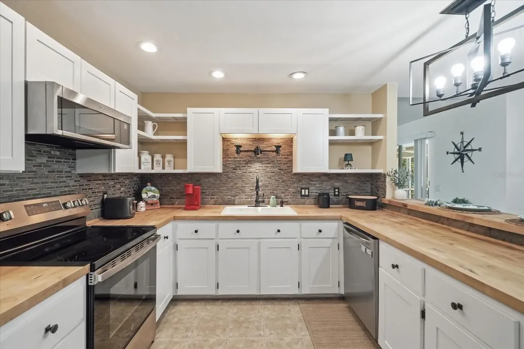 2877 W Axelwood Drive Beverly Hills FL 34465