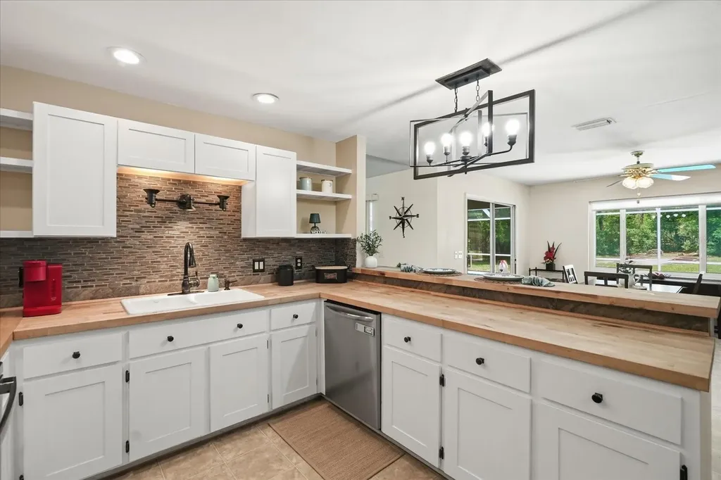 2877 W Axelwood Drive Beverly Hills FL 34465