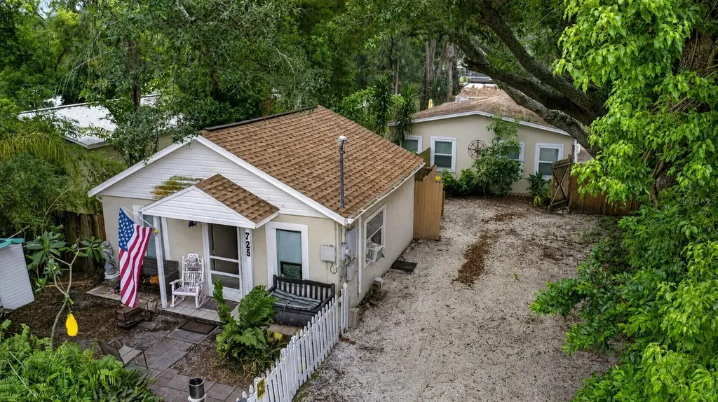 725 New York Street Clearwater FL 33756