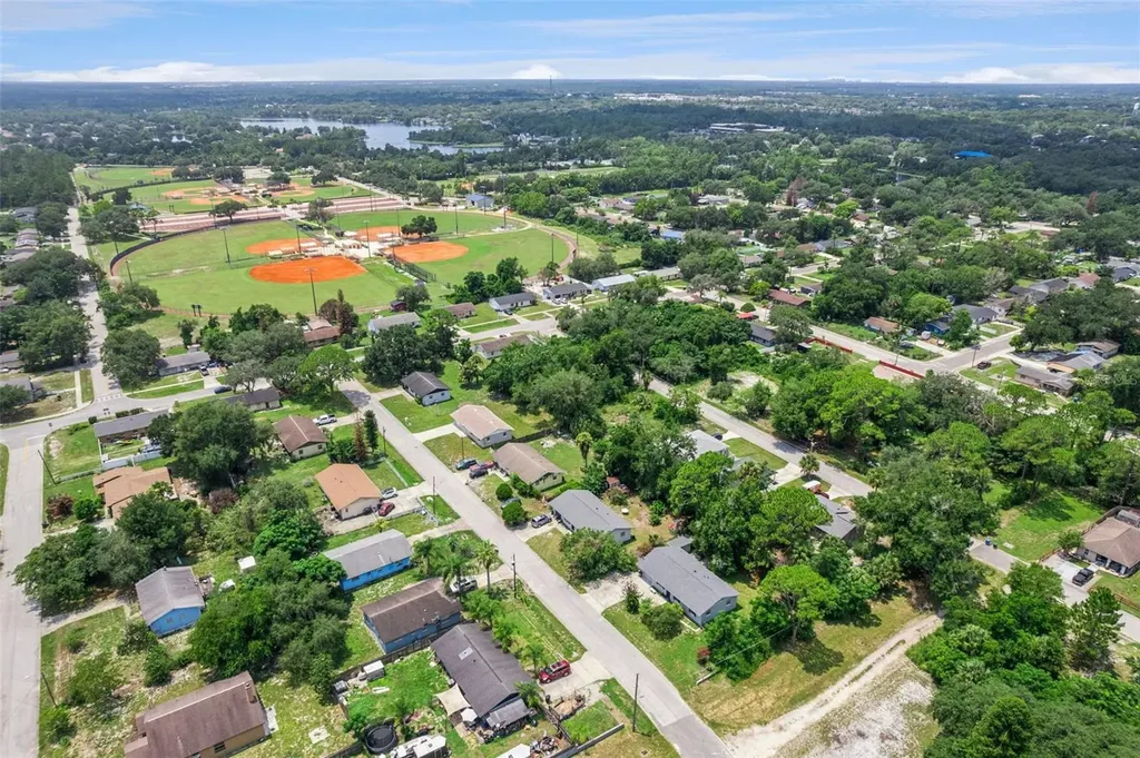 324 Queen Avenue Oviedo FL 32765