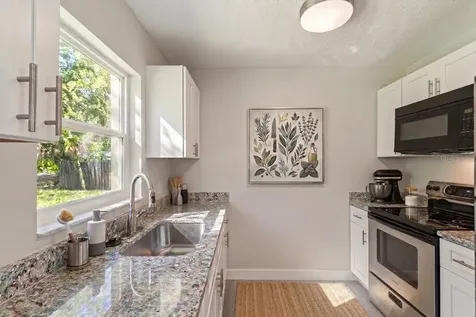324 Queen Avenue Oviedo FL 32765