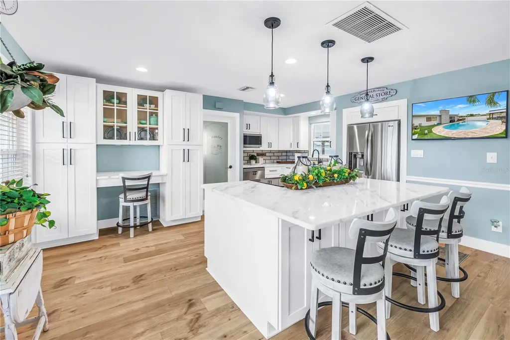 5891 33rd Avenue N St Petersburg FL 33710
