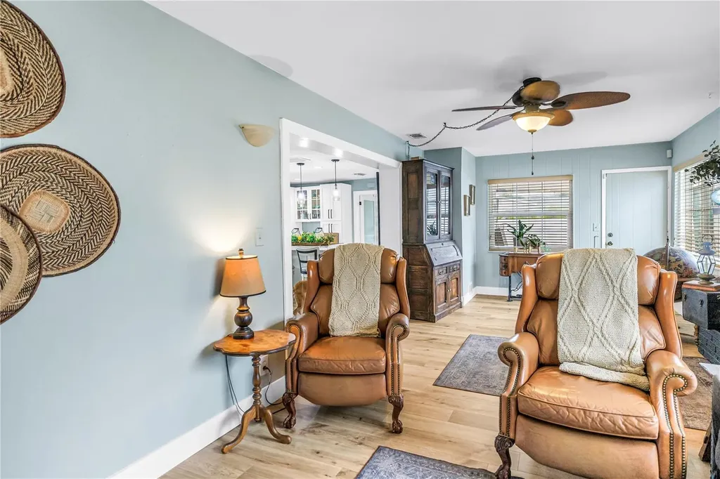 5891 33rd Avenue N St Petersburg FL 33710