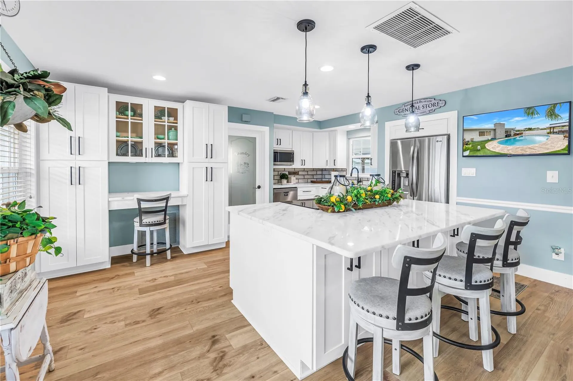 5891 33rd Avenue N St Petersburg FL 33710