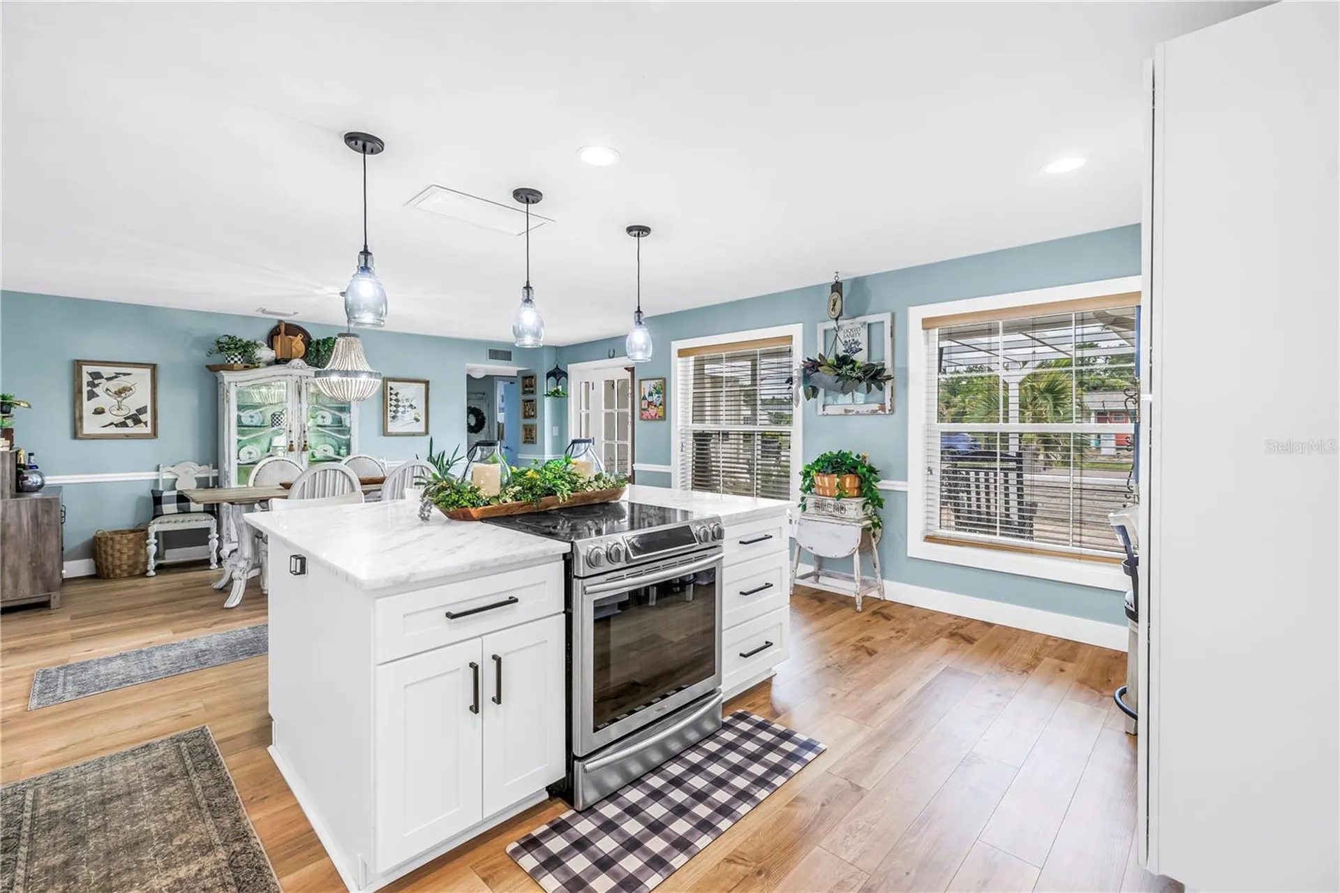 5891 33rd Avenue N St Petersburg FL 33710