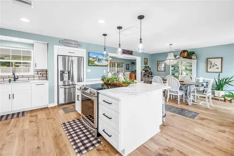 5891 33rd Avenue N St Petersburg FL 33710